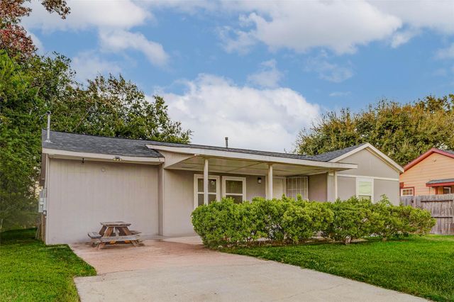 907 Whitaker Avenue, Pasadena, TX 77506