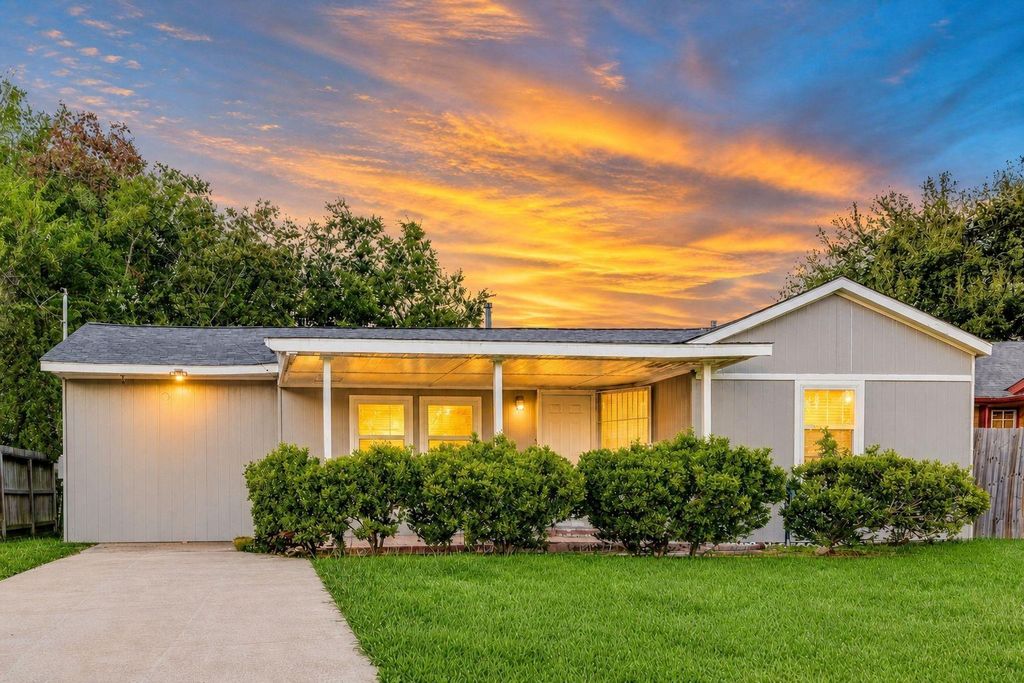907 Whitaker Avenue, Pasadena, TX 77506