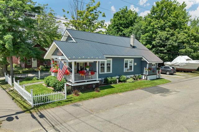 50 Gilford Avenue, Laconia, NH 03246