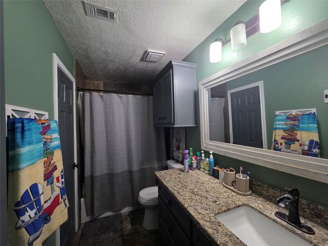 8646 Flower Path Street, Houston, TX 77044