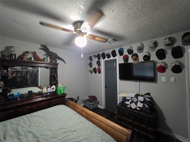 8646 Flower Path Street, Houston, TX 77044