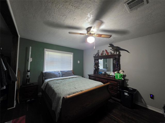 8646 Flower Path Street, Houston, TX 77044