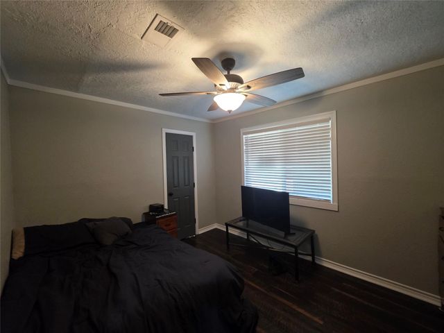 8646 Flower Path Street, Houston, TX 77044