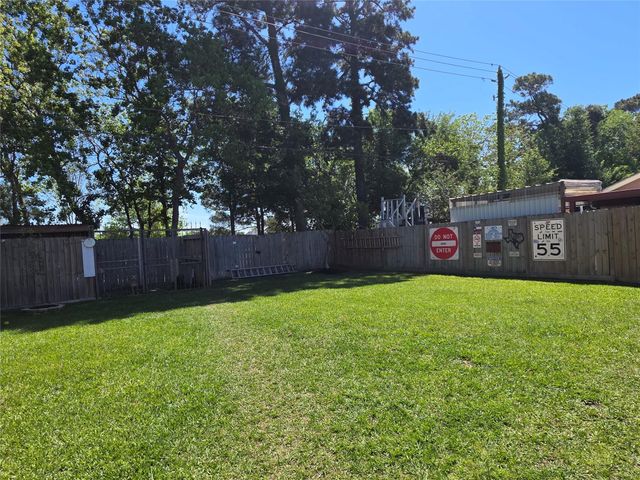 8646 Flower Path Street, Houston, TX 77044