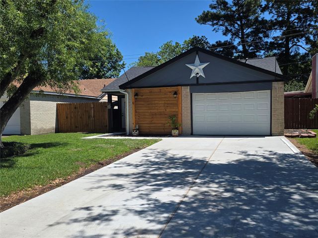 8646 Flower Path Street, Houston, TX 77044