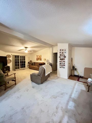 19895 ROBB CT, Boonville, MO 65233