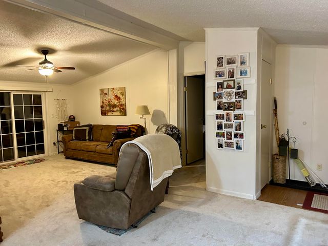 19895 ROBB CT, Boonville, MO 65233