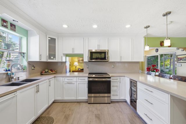 1811 NW 119th Avenue, Pembroke Pines, FL 33026