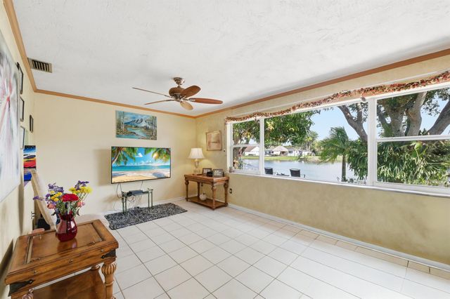 1811 NW 119th Avenue, Pembroke Pines, FL 33026