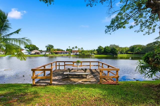 1811 NW 119th Avenue, Pembroke Pines, FL 33026