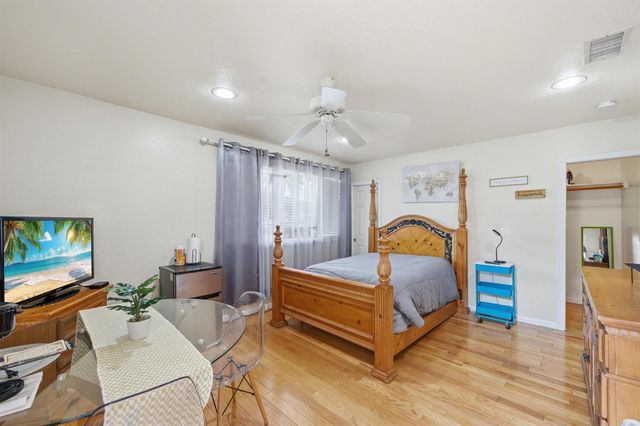 1811 NW 119th Avenue, Pembroke Pines, FL 33026