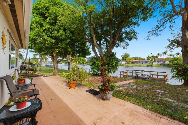 1811 NW 119th Avenue, Pembroke Pines, FL 33026