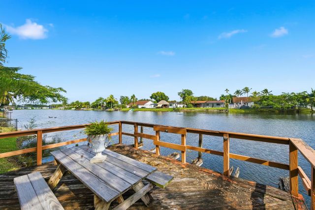 1811 NW 119th Avenue, Pembroke Pines, FL 33026