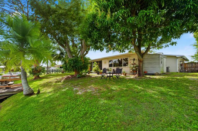 1811 NW 119th Avenue, Pembroke Pines, FL 33026