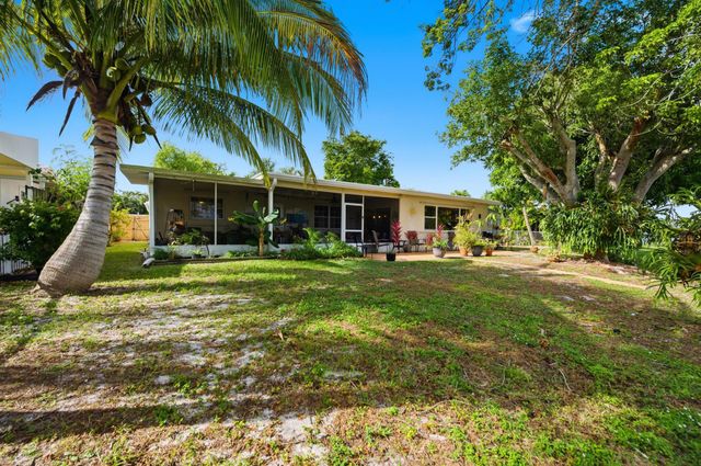 1811 NW 119th Avenue, Pembroke Pines, FL 33026