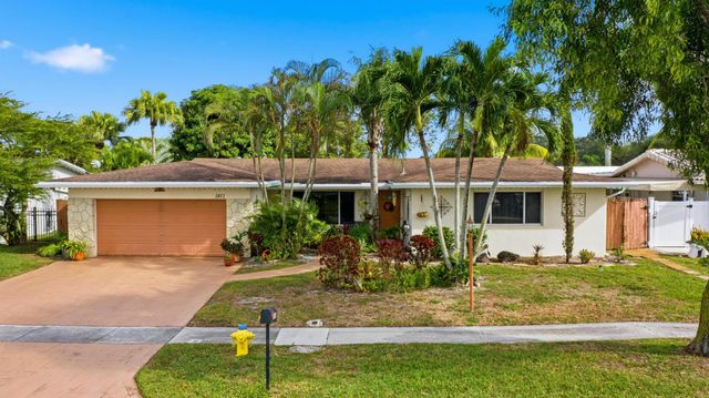 1811 NW 119th Avenue, Pembroke Pines, FL 33026