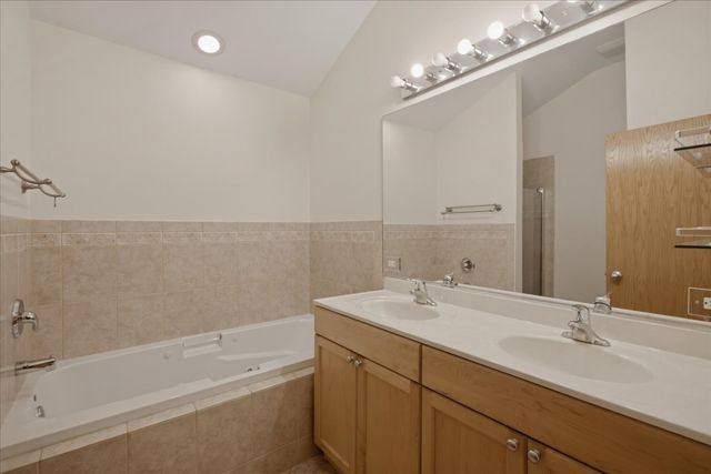 2911 S FARRELL Street, Chicago, IL 60608