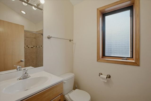 2911 S FARRELL Street, Chicago, IL 60608