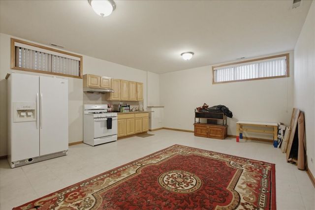 2911 S FARRELL Street, Chicago, IL 60608