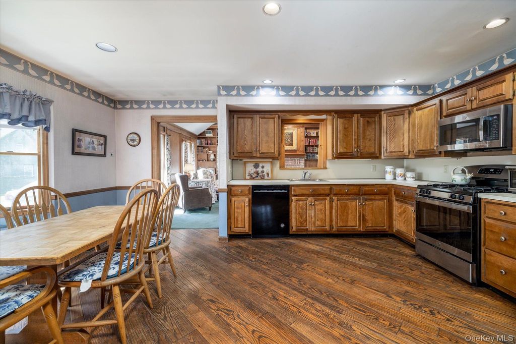 38 Fern Street, Floral Park, NY 11001 — photo 3
