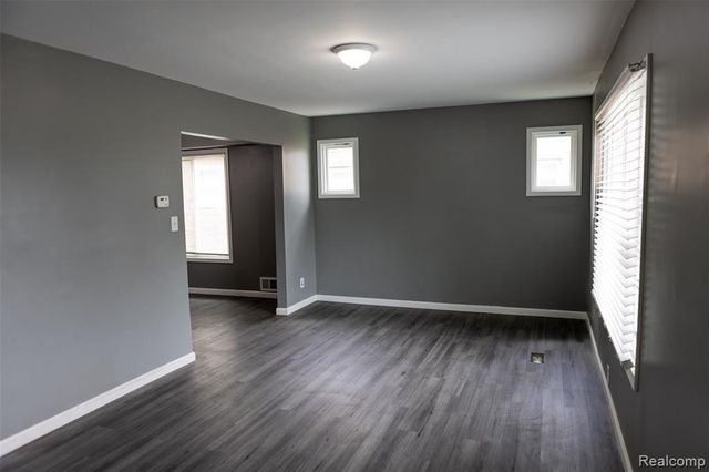 14870 Pinehurst Street, Detroit, MI 48238
