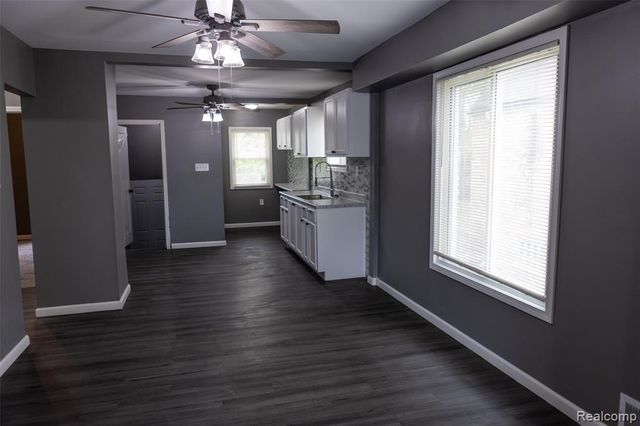 14870 Pinehurst Street, Detroit, MI 48238