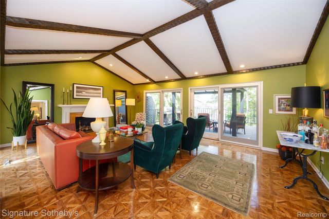 1897 Pine Ridge Lane 12, Bloomfield Charter Township, MI 48302
