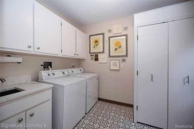 1897 Pine Ridge Lane 12, Bloomfield Charter Township, MI 48302