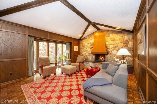 1897 Pine Ridge Lane 12, Bloomfield Charter Township, MI 48302