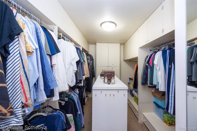 1897 Pine Ridge Lane 12, Bloomfield Charter Township, MI 48302