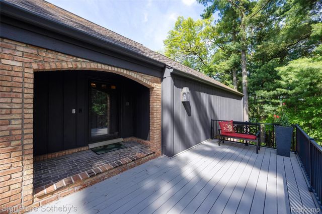 1897 Pine Ridge Lane 12, Bloomfield Charter Township, MI 48302