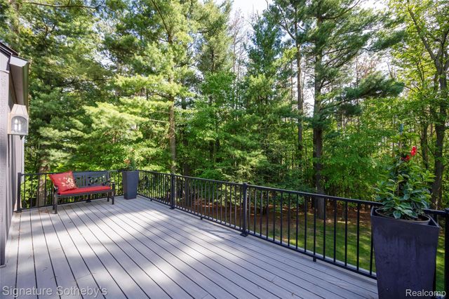 1897 Pine Ridge Lane 12, Bloomfield Charter Township, MI 48302