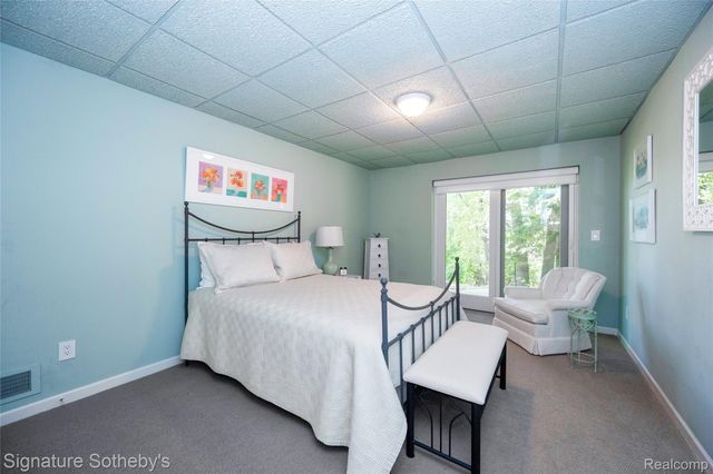1897 Pine Ridge Lane 12, Bloomfield Charter Township, MI 48302