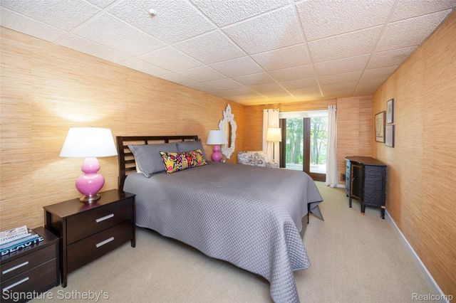 1897 Pine Ridge Lane 12, Bloomfield Charter Township, MI 48302