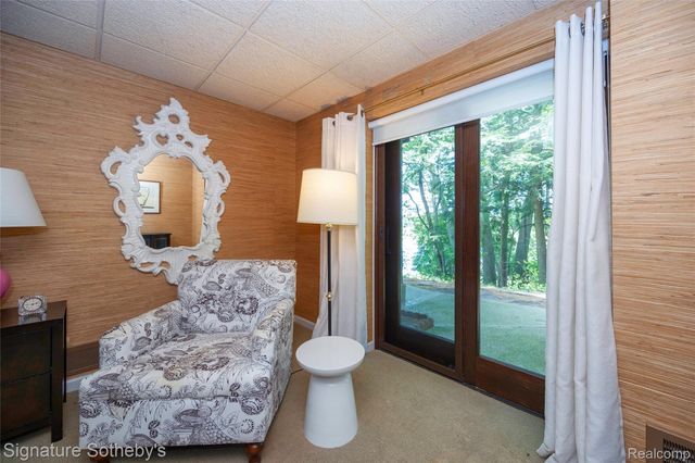 1897 Pine Ridge Lane 12, Bloomfield Charter Township, MI 48302