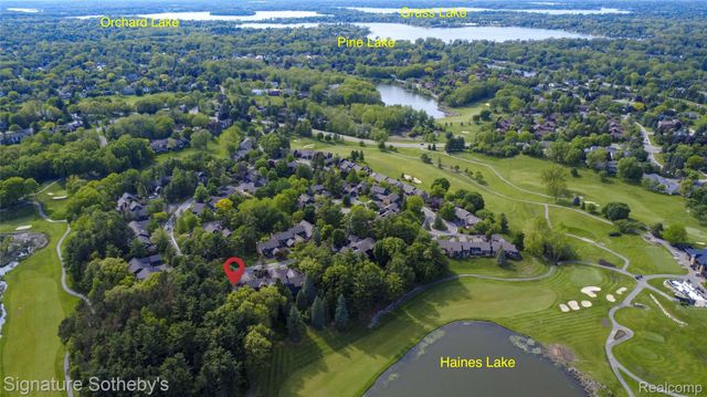 1897 Pine Ridge Lane 12, Bloomfield Charter Township, MI 48302