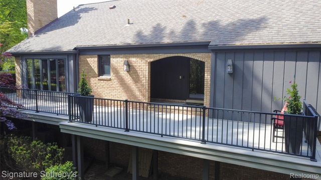 1897 Pine Ridge Lane 12, Bloomfield Charter Township, MI 48302