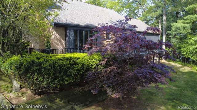 1897 Pine Ridge Lane 12, Bloomfield Charter Township, MI 48302