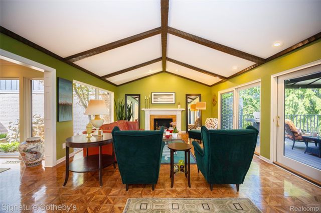 1897 Pine Ridge Lane 12, Bloomfield Charter Township, MI 48302
