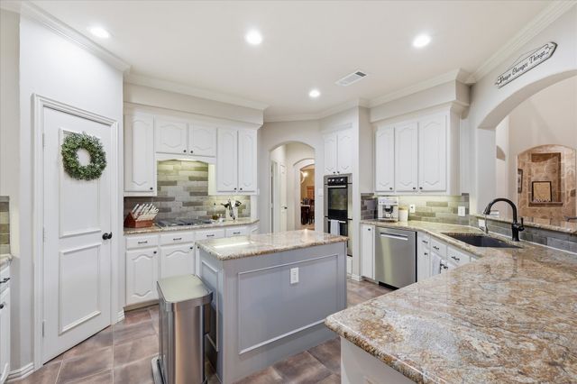 4420 Crown Knoll Circle, Flower Mound, TX 75028