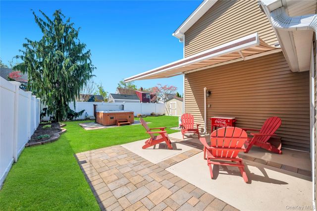 26 Ballad Lane, Hicksville, NY 11801