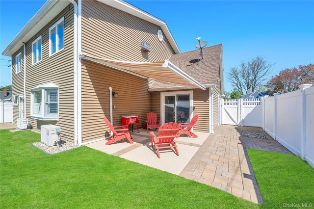 26 Ballad Lane, Hicksville, NY 11801
