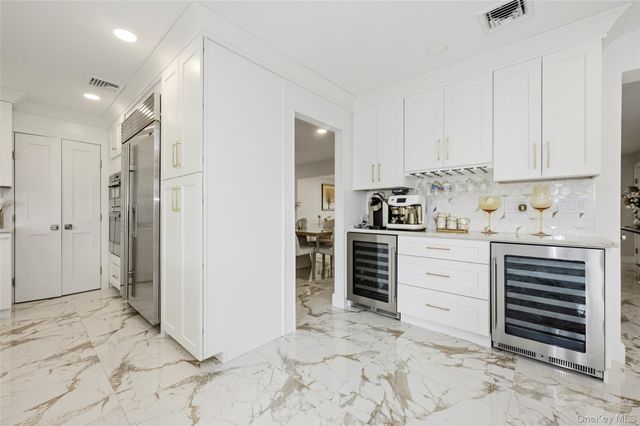 167 Lagoon Drive E, Lido Beach, NY 11561