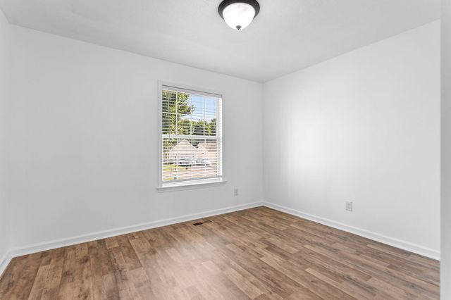 1820 Emily Ln, Columbia, TN 38401