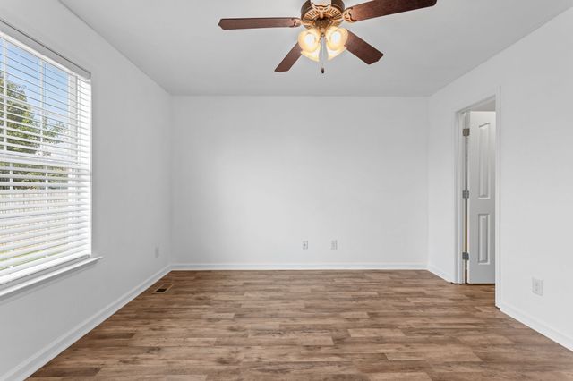 1820 Emily Ln, Columbia, TN 38401