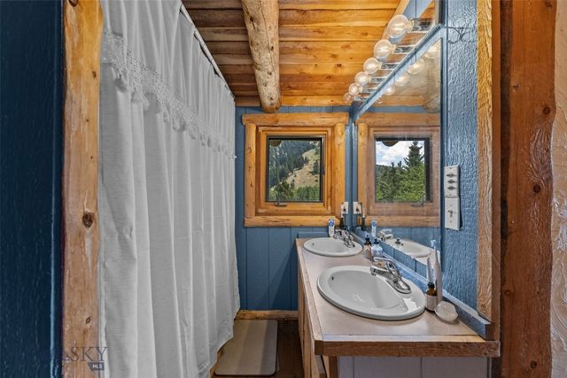 14185 Cottonwood Canyon, Bozeman, MT 59718