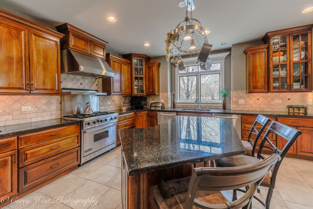 28W524 Wynn Avenue, West Chicago, IL 60185