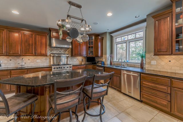 28W524 Wynn Avenue, West Chicago, IL 60185