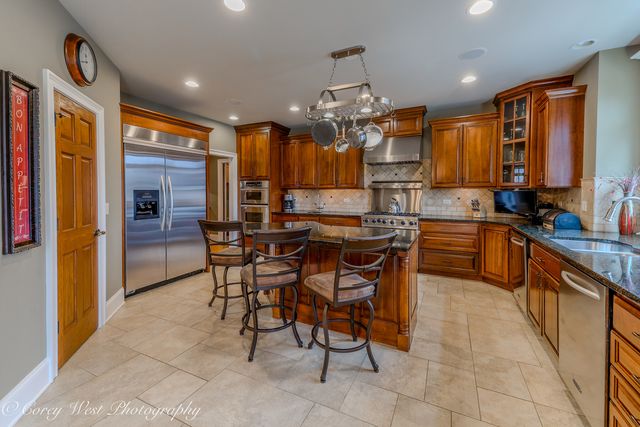 28W524 Wynn Avenue, West Chicago, IL 60185