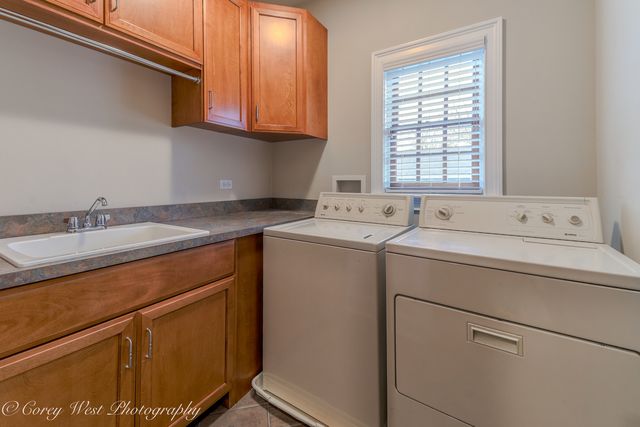 28W524 Wynn Avenue, West Chicago, IL 60185